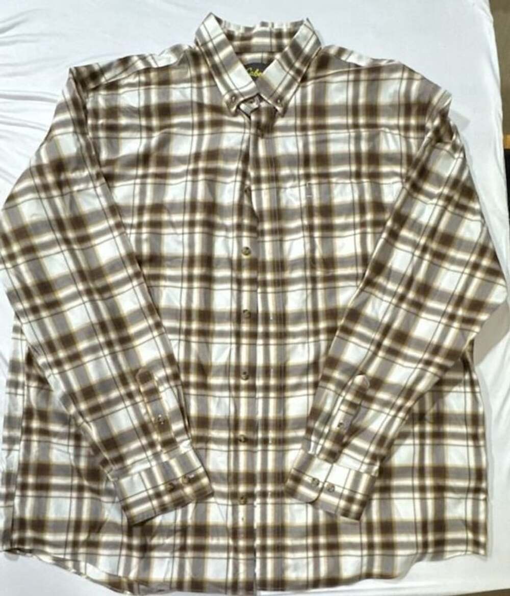 P839 Cabela's Men's Long Sleeve Button-Down Plaid Shirt